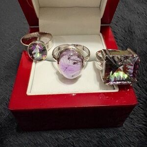 Silver (925) Rings.
3 Rings.
1 Amethyst
2 Mystique Topaz
Beautiful Collection